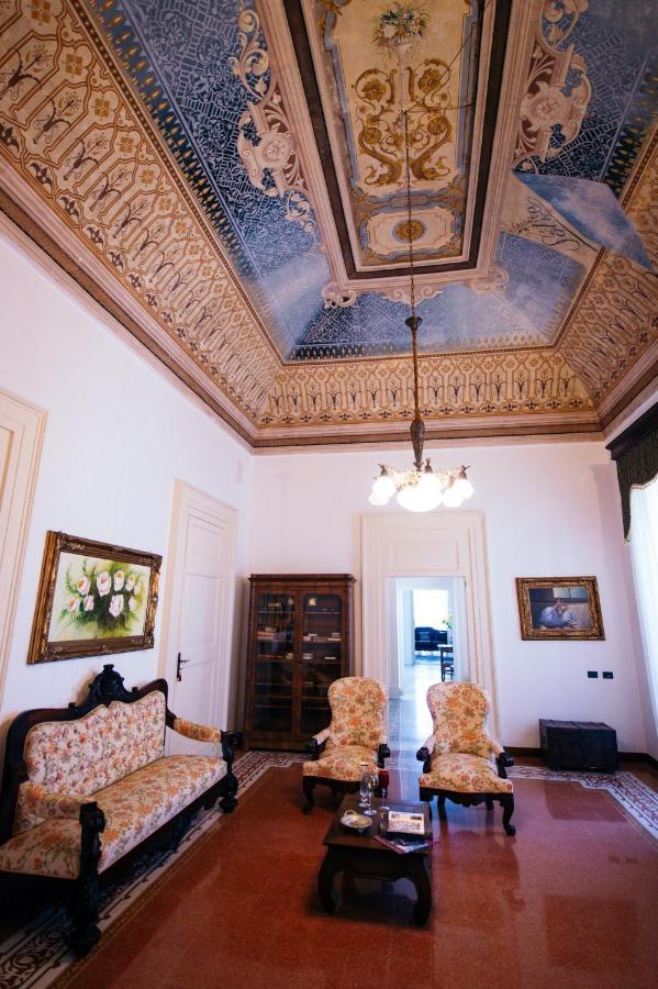 Palazzo Scarciglia Hotel Минервино ди Лече Екстериор снимка