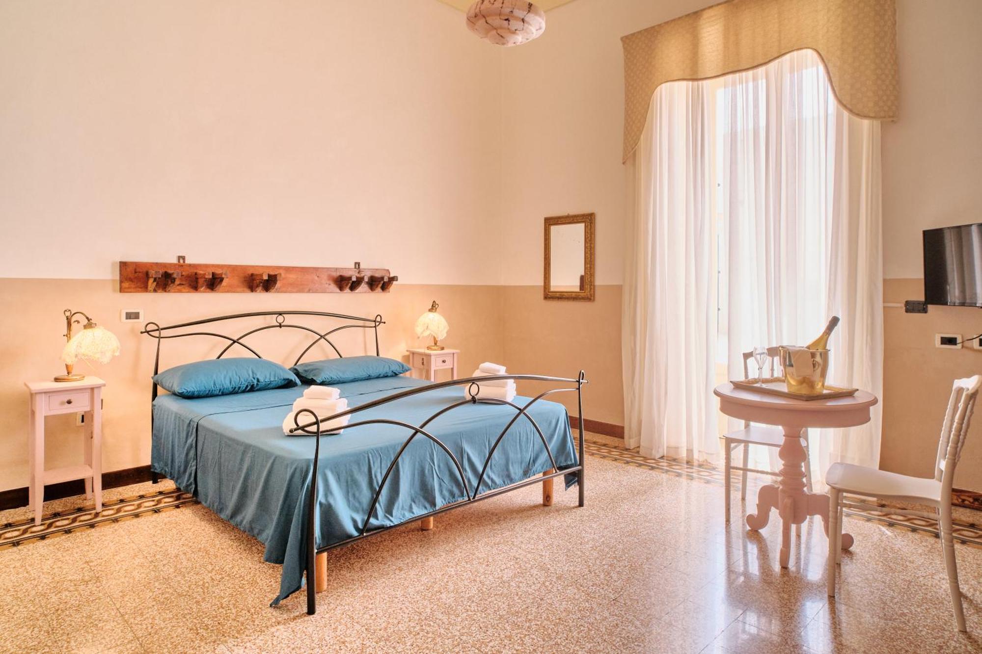 Palazzo Scarciglia Hotel Минервино ди Лече Екстериор снимка